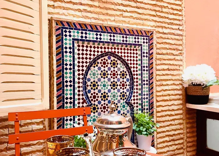 Apartment With Ac, Patio And Rooftop Appartement Climatise Avec Patio Et Toit Terrasse