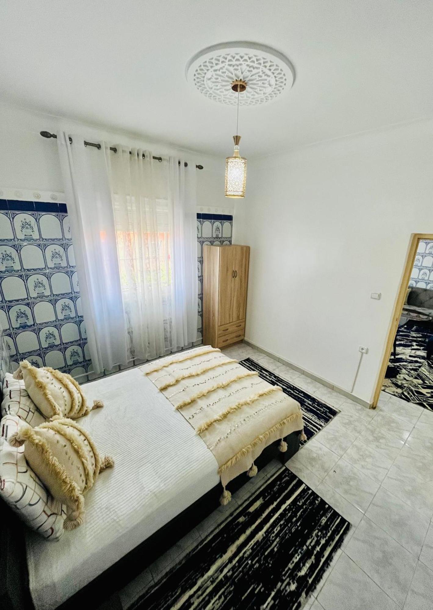 With Ac, Patio And Rooftop Climatise Avec Patio Et Toit Terrasse Appartement *