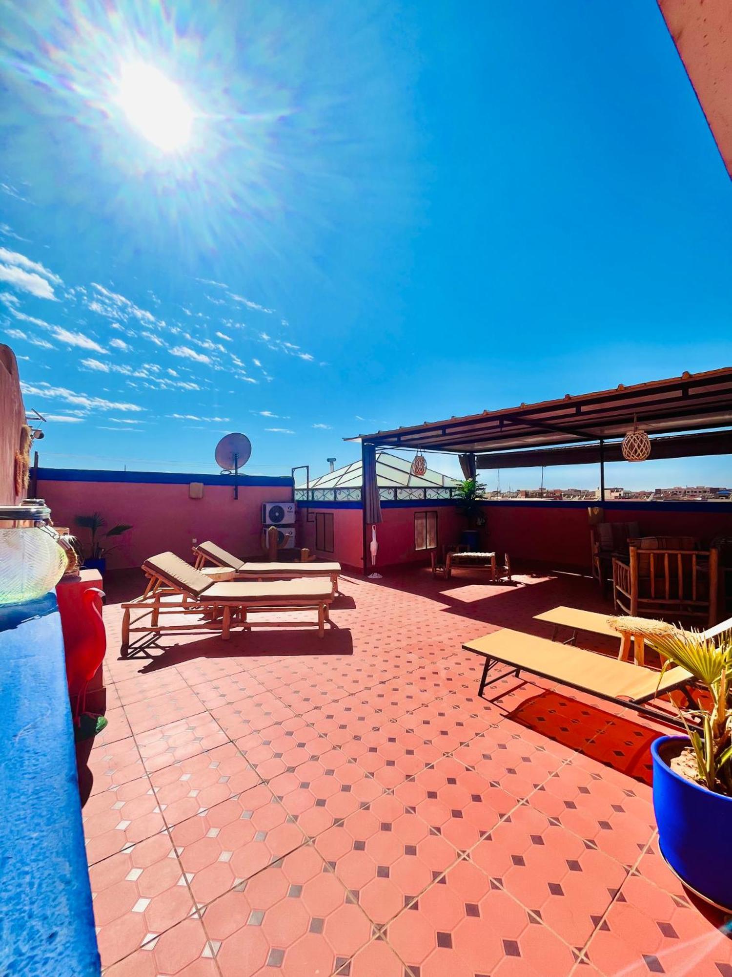 With Ac, Patio And Rooftop Climatise Avec Patio Et Toit Terrasse 马拉喀什